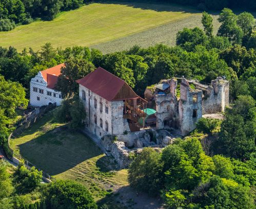 ZŘÍCENINA GOTICKÉHO HRADU KOŠUMBERK